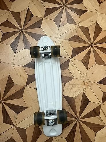 Mini kruizer skeytbordu - Korpus: möhkəm plastik gövdə, ağ rəng -