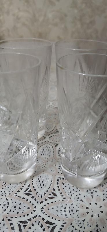 Stəkanlar, Şüşə