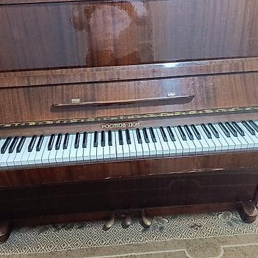 2 el piyano: Upright pianino – “Rostov-Don” - Korpus: parlaq laklı qəhvəyi taxta — 3