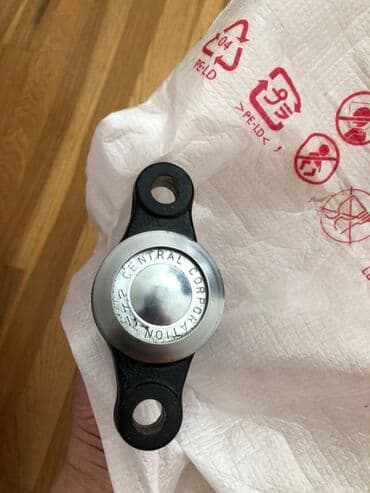 hilo teker: Bu, avtomobilin dayaq sistemində istifadə olunan qara rəngli — 1