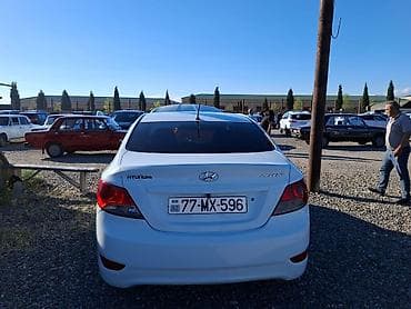 hyundai sonata 2003: Hyundai Accent: 1.4 l | 2012 il Sedan — 3