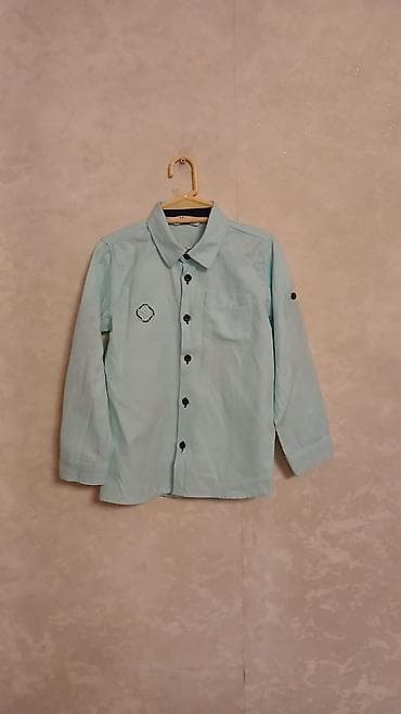 Bayram kostyumları: Uşaq köynəyi – açıq mavi rəngdə, uzunqollu, klassik yaxalı model. Ön — 4