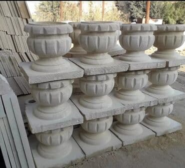 xarı bulbul: Ağ rəngli, daşdan hazırlanmış dekorativ güldan, bağlar, parklar və ya — 28