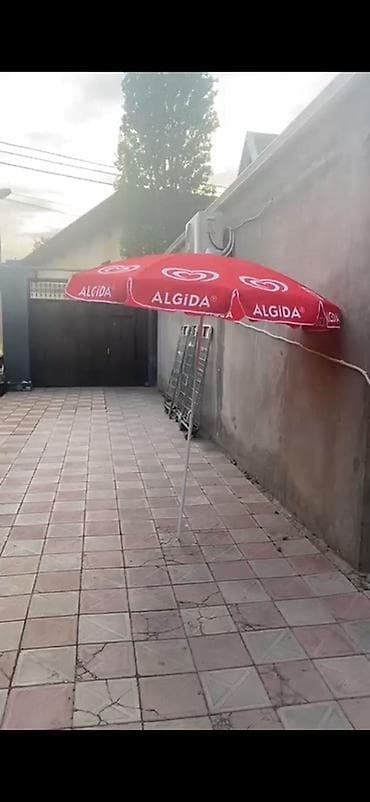 Bağ evi və bağ üçün hərşey: Algida brendli böyük terras çətiri - Rəng: qırmızı, ağ Algida — 2