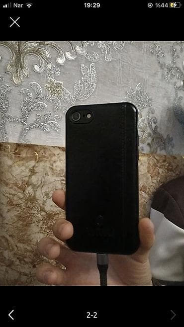 iphone 5s korpus: IPhone 8, Qara, Barmaq izi — 3