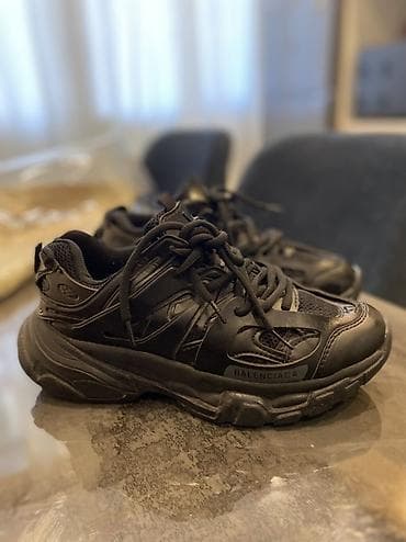 cekmeler 37: Balenciaga Track Black kişi/kadın krossovkaları - Model: Balenciaga — 2