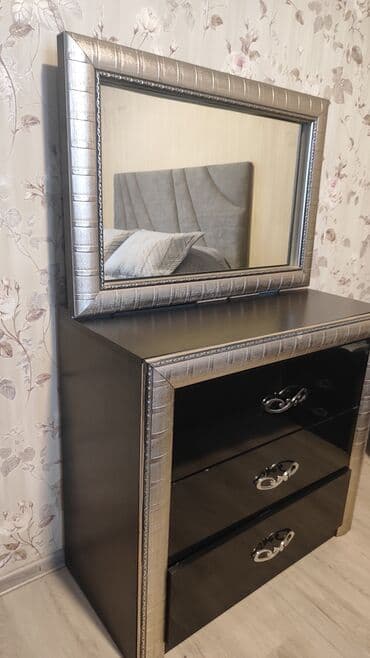 mətbəxt dolabı: İşlənmiş, Kupe, 3 qapılı Düz dolab, Qarderob, paltar dolabı — 8