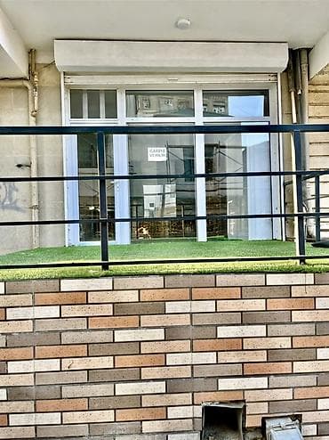 İcarəyə təklif olunan vitrinli obyekt - Şüşə vitrinli giriş və geniş — 2