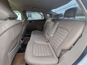 Boşqablar: Model: Ford Fusion (ağ rəng, sedan gövdə) Xarici: - Zərif, xrom ön — 5