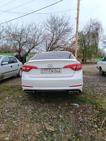 ka 700 traktor: Hyundai Sonata: 2 l | 2015 il Sedan — 6