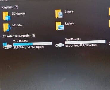 bmw 6 серия 630i mt: 2 ədəd harddisk videokart:Nvidia Geforce GT730 prosessor:Intel i3 4150 — 5