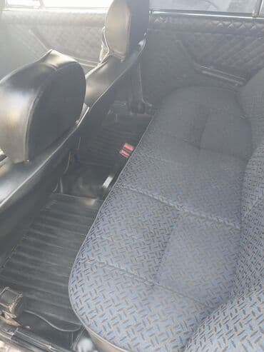 турбо.аз все об автомобилях в азербайджане: Lada klassik sedan Xüsusiyyətlər: - Korpus: 4 qapılı sedan, gümüşü — 6