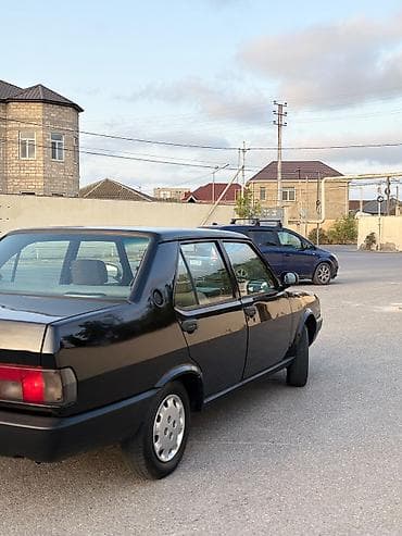 ravon r4 lizing: VAZ 21099 sedan - Kuzov: 4 qapılı sedan, qara rəng - Salon: parça — 5