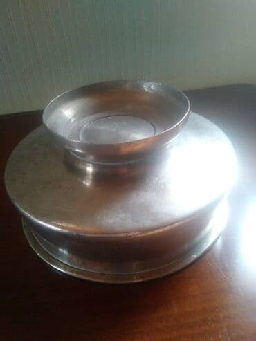 samovar qedimi: Latundan qədim samovar altlığı-podnos və damcı qabı.Kleymoları — 3