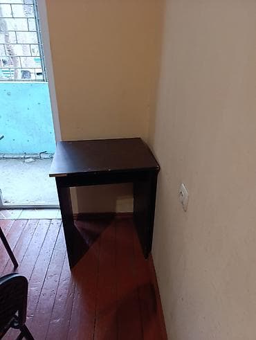 seyf demir: Salam, ofis mebelləri şəkildə gördüyünüz hər şey satılır. Qiymət 200 — 10