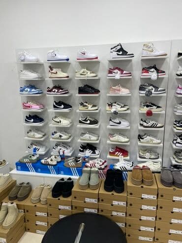 dibçək rəfi: 4 ədəd dolablı vitrin, güzgü və kassa masası dəyərindən ucuz qiymətə — 1