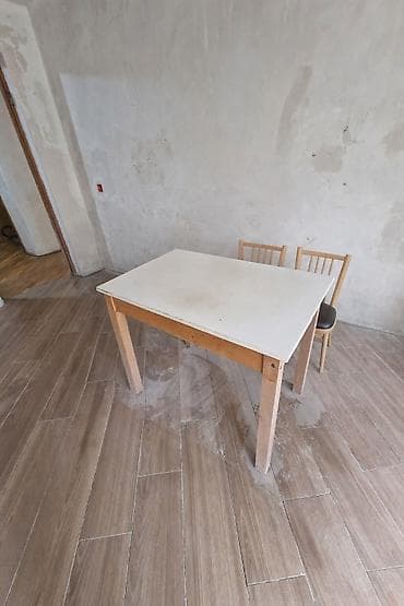 stol stul dəsdi: Mətbəx üçün, İşlənmiş, Açılmayan, Kvadrat masa, 4 stul — 1