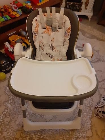 Yemək masaları, oturacaqları: Bir tek tekeri yoxdur.tapib kecirmek olar.yellencekdi hemde.basqa cox — 7