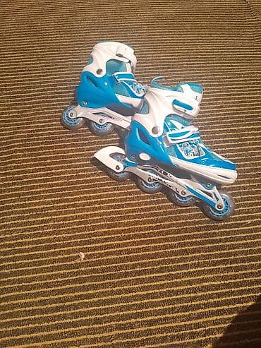 idman dəsti: Mavi-ağ inline konki (roller skates) - Təkər düzülüşü: 4 təkərli — 2
