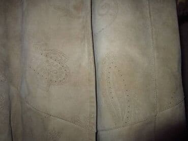 вещи бу купить: Продаются 2 новые дубленки коричневая 250 ман светлая (из шкуры — 3