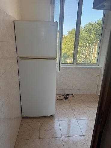 Daşınmaz əmlak: Kiraya ev verilir. Neftciler metrosu yaxinligi. 3 otaqlıdı. Orta — 3