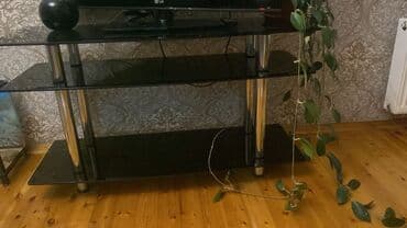 Продукты питания: Прямой ТВ стенд, С полками, Стеклянный — 1