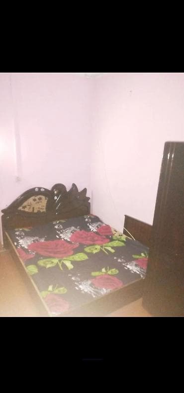 Kirayə mənzil – 2 otaqlı, mebellə - Yataq otağı: taxta çarpayı