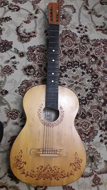 gitara aksesuar: Sovet istehsalı 7 simli rus gitarası - Korpus: yuxarı deka ağacdan — 8