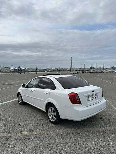 niva 4 qapi: Chevrolet Lacetti: 1.5 l | 2022 il 140000 km Sedan — 5