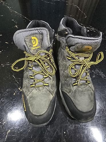 Ayaqqabılar: Məhsul: kişi ayaqqabıları və idman krossovkaları dəsti Ölçü: 39 (hər — 8