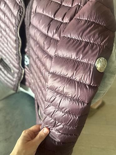 cins yupqa: Qadınlar üçün yüngül puffer gödəkcə - Rəng: tünd şabalıdı/bordo - — 4