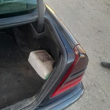 16 disk: Mercedes-Benz C-Class Sedan – C220 D hecbir problemi yoxdur Ötürücü — 10