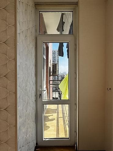 qapi plastik: Şüşə qapı ölcülərə görə yazın iki dənə var birinin qiyməti 25 endirim — 1