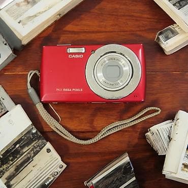 mega televizor: Fotokamera Fotoaparat Casio QV-R100 digital fotoaparat Problemsiz — 1