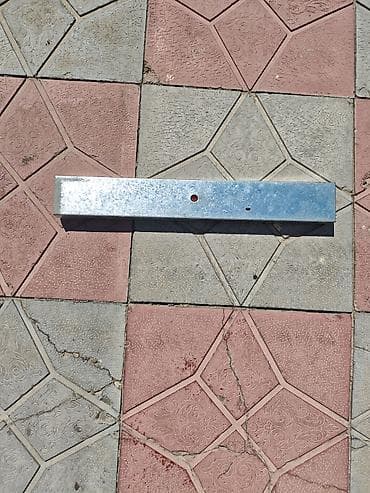 qosqu ev: Reflektorlu xəbərdarlıq üçbucağı – metal dayaqlı - Yol kənarında — 3