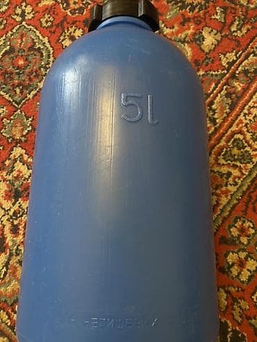 Mavi rəngli 5 litr tutumlu plastik bidon - Həcm: 5 L (korpus üzərində — 1