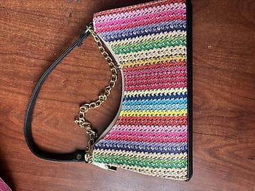 Toy paltarları və aksesuarları: Yasil olan 3 azn
Digerleri her biri sadece 5 azn — 3