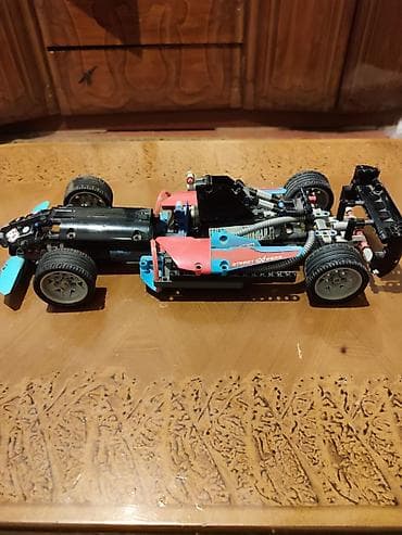 oyuncaq dolabı: LEGO FORMULA 1 AVTOMOBİLİ. Aşağı yeri var.Yaxşı — 2