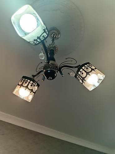 bezek bitkisi: Yataq otağı üçün 3 qollu çilçıraq - Klassik-elit dizayn: qara və — 2