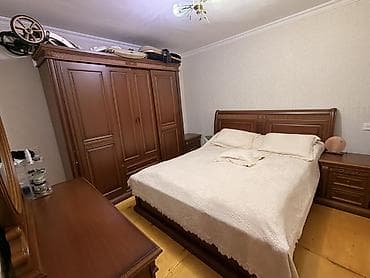 qoz: Klassik üslubda yataq otağı dəsti Tərkibi: - İki nəfərlik çarpayı — 7