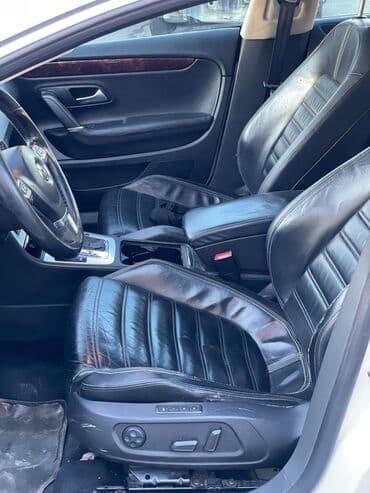 фольксваген пассат сс: Volkswagen Passat CC – ağ rəngli, zərif 4 qapılı kupe-sedan. Xarici — 17