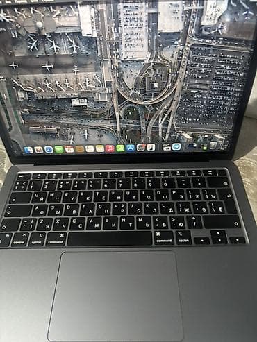 Apple MacBook (Space Gray) – 13 inç - Ekran: 13" Retina, yüksək
