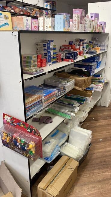 Gözəllik və estetika avadanlığı: Açıq dolab vitrini — 1