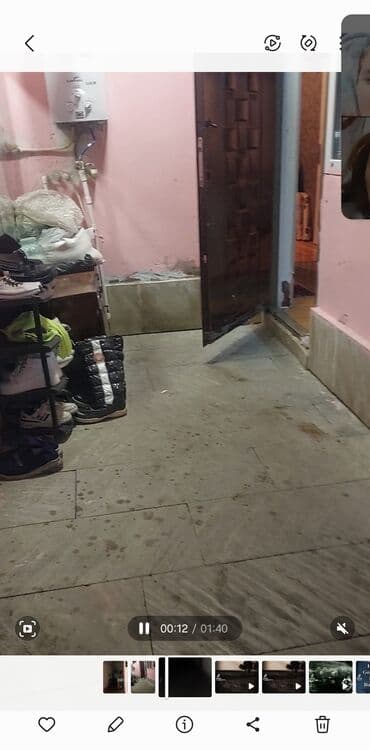 20 ci sahe: Kirayə verilən mənzil – 2 otaqlı Plan və otaqlar: - Geniş dəhliz — 9