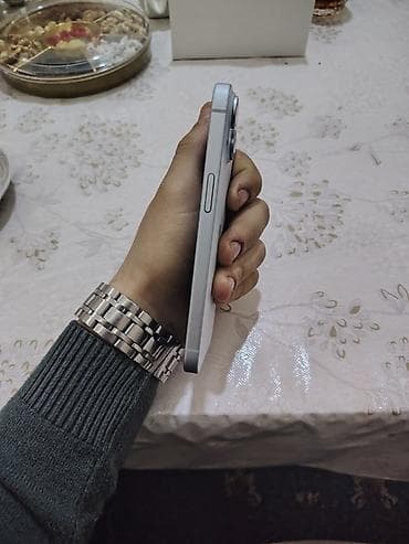 iponalar: IPhone 15, 256 GB, Ağ, Face ID — 3