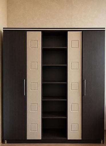 Mebel: TECILI SATILIR
Yataq otağı şkafı
olculer 210 × 180 × 55 sm — 1