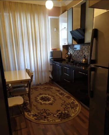 əcəmi: Nəsimi rayonu Memar Əcəmi metrosunun yaxınlığında, 17 mertebeli — 2