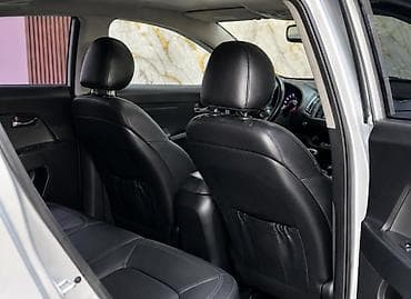 Kia Sportage: 2 l | 2012 il Krossover — 10