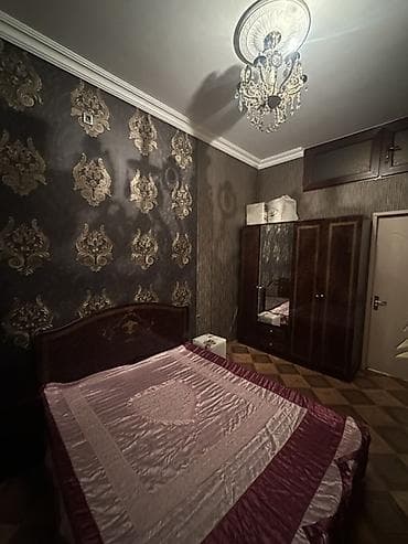 Гаражи: Azadlıq metrosuna 5 dəqəlik məsafədə. Rəsulzadə qəsəbəsi daş bina 3 — 4