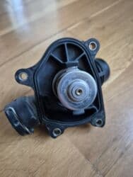 Диффузоры: BMW üçün termostat korpusu – 88°C Məhsul: Termostat Housing 88°C — 8